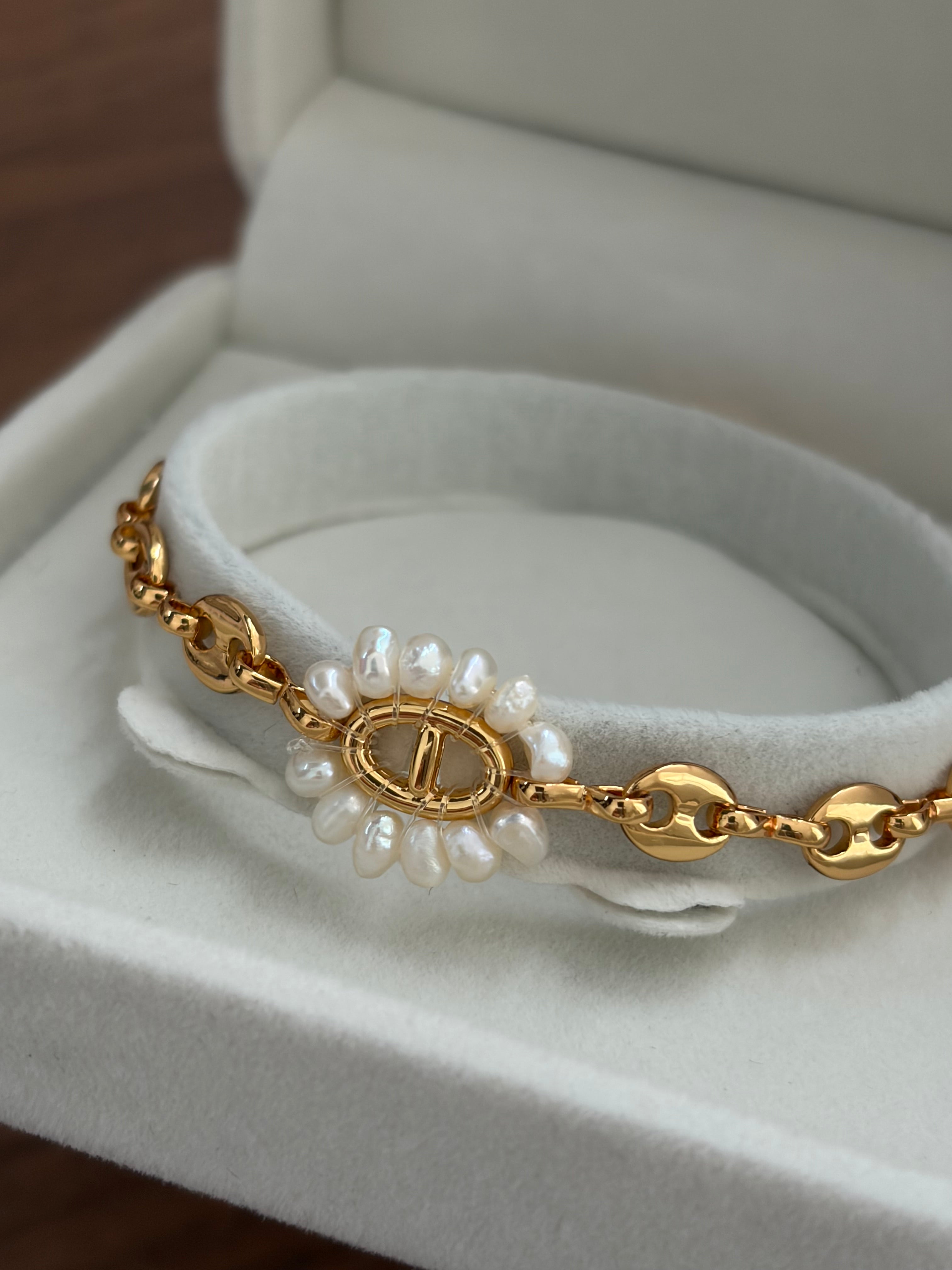 Freshwater Pearl Floral bracelet