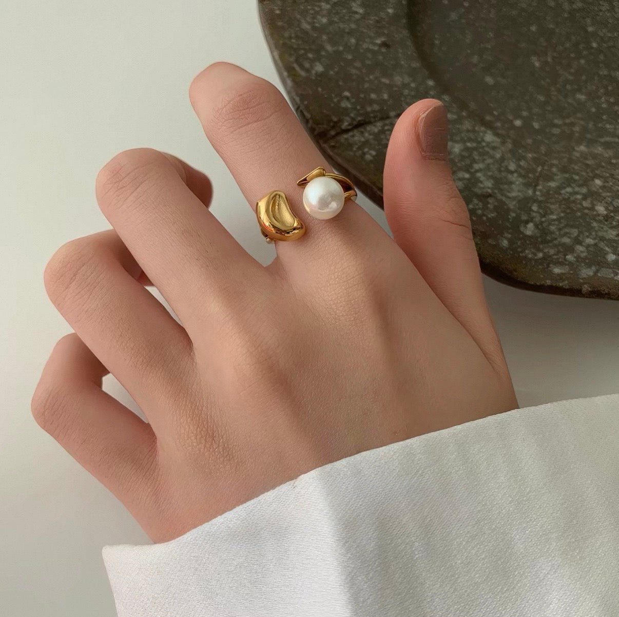 Solana pearl gold ring