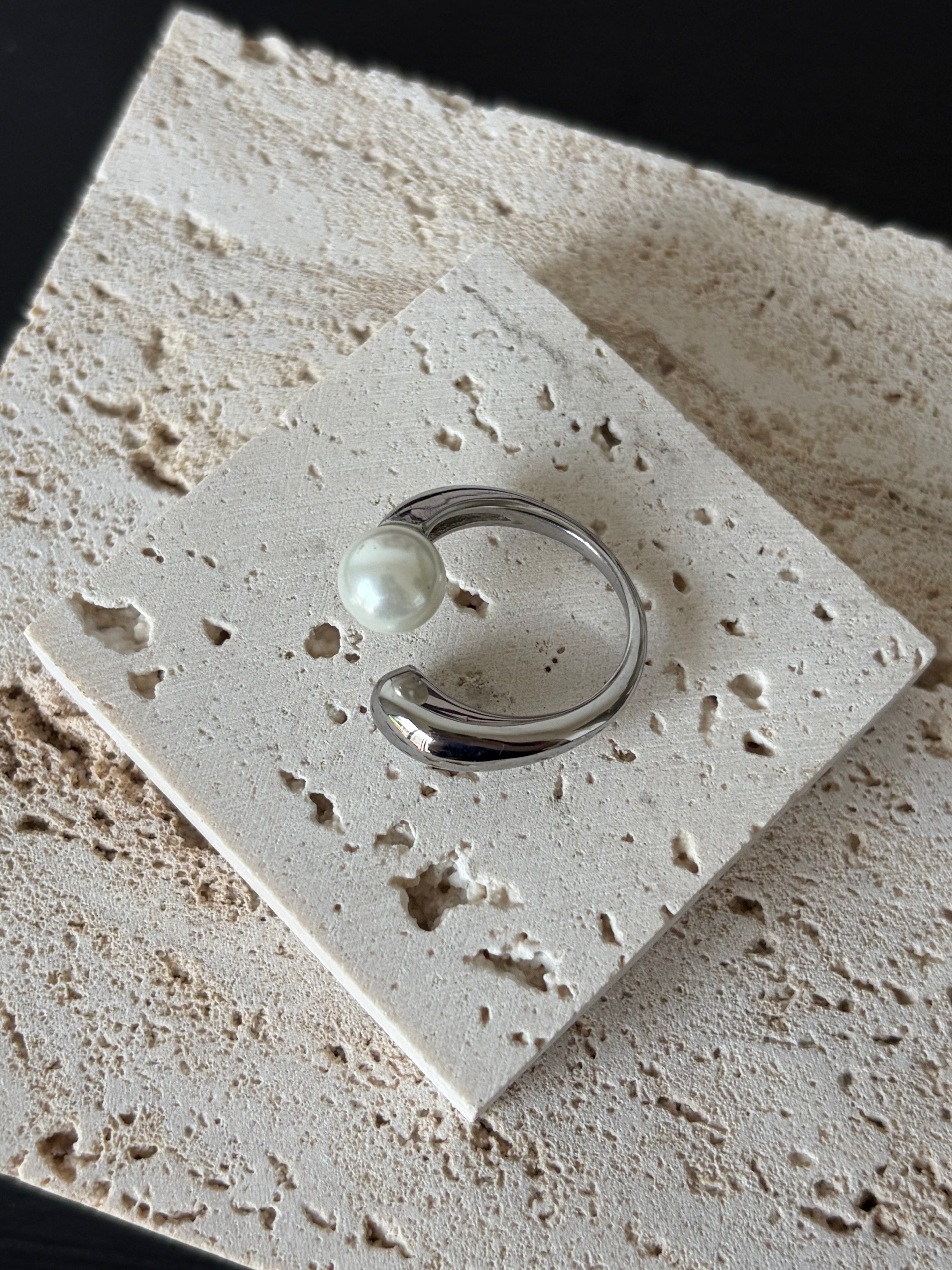 Luna Balance Ring